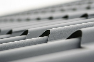 Țiglă metalică